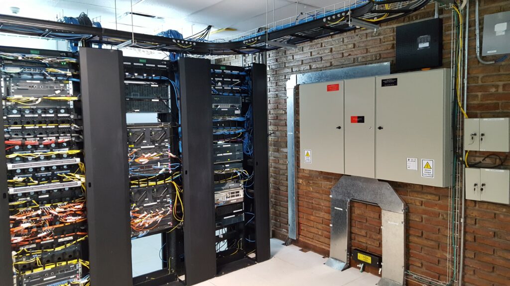 Obras eléctricas y red de datos Renault Argentina