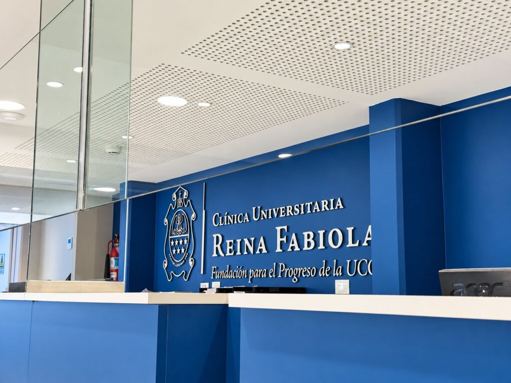 Clínica Universitaria Reina Fabiola